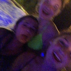 Meet your Posher, Olivia